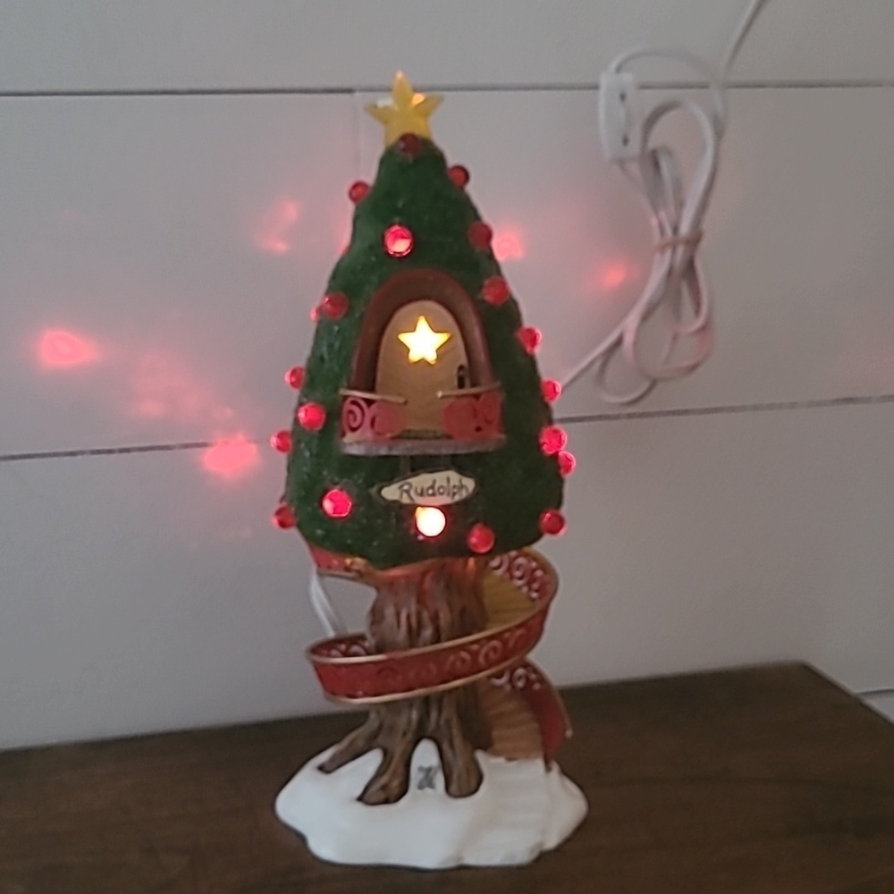 Department 56 Retired North Pole Rudolph Condo Light Up Collectible House